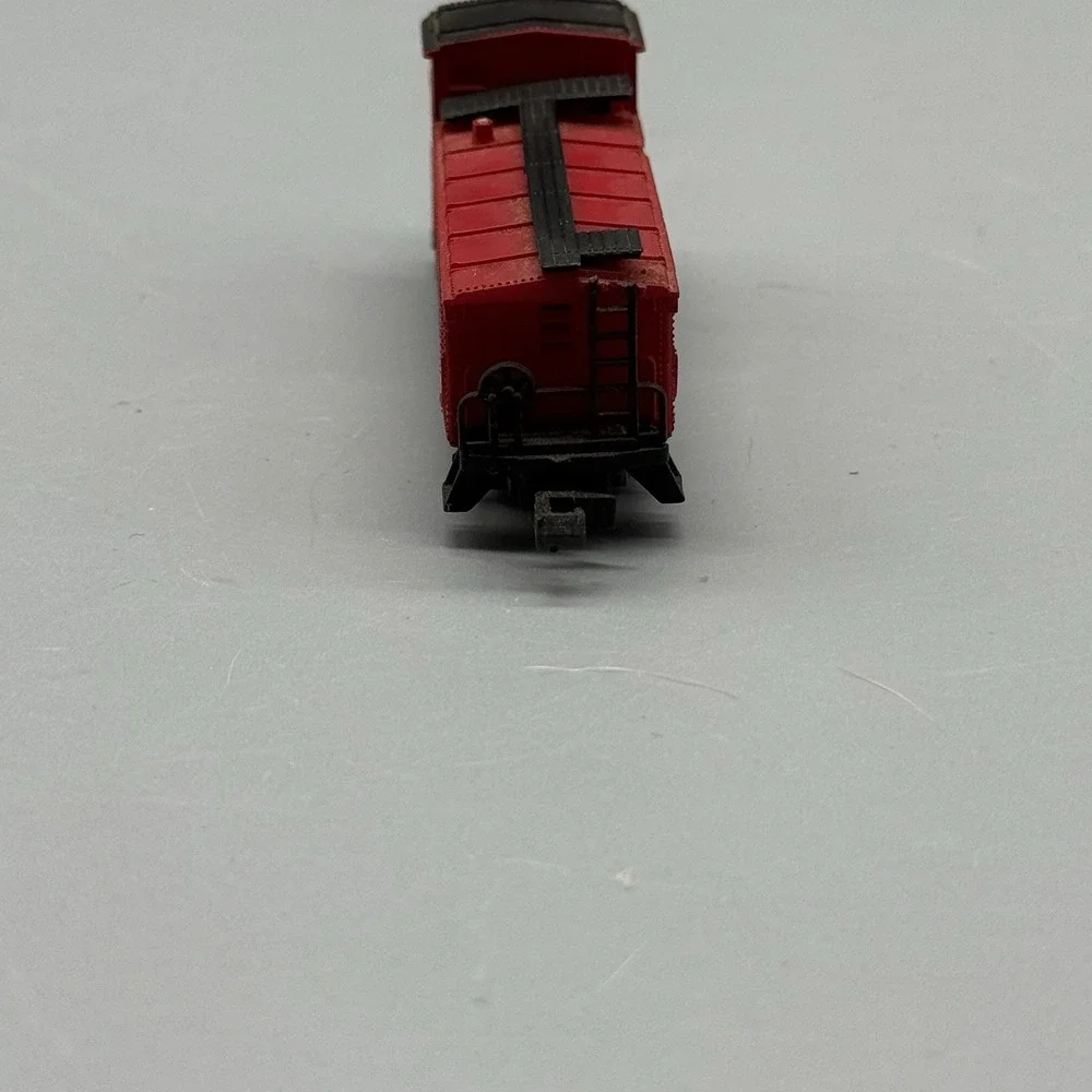 Vintage Bachmann N Scale Santa Fe ATSF 3799 Red Caboose Train Car Hong Kong